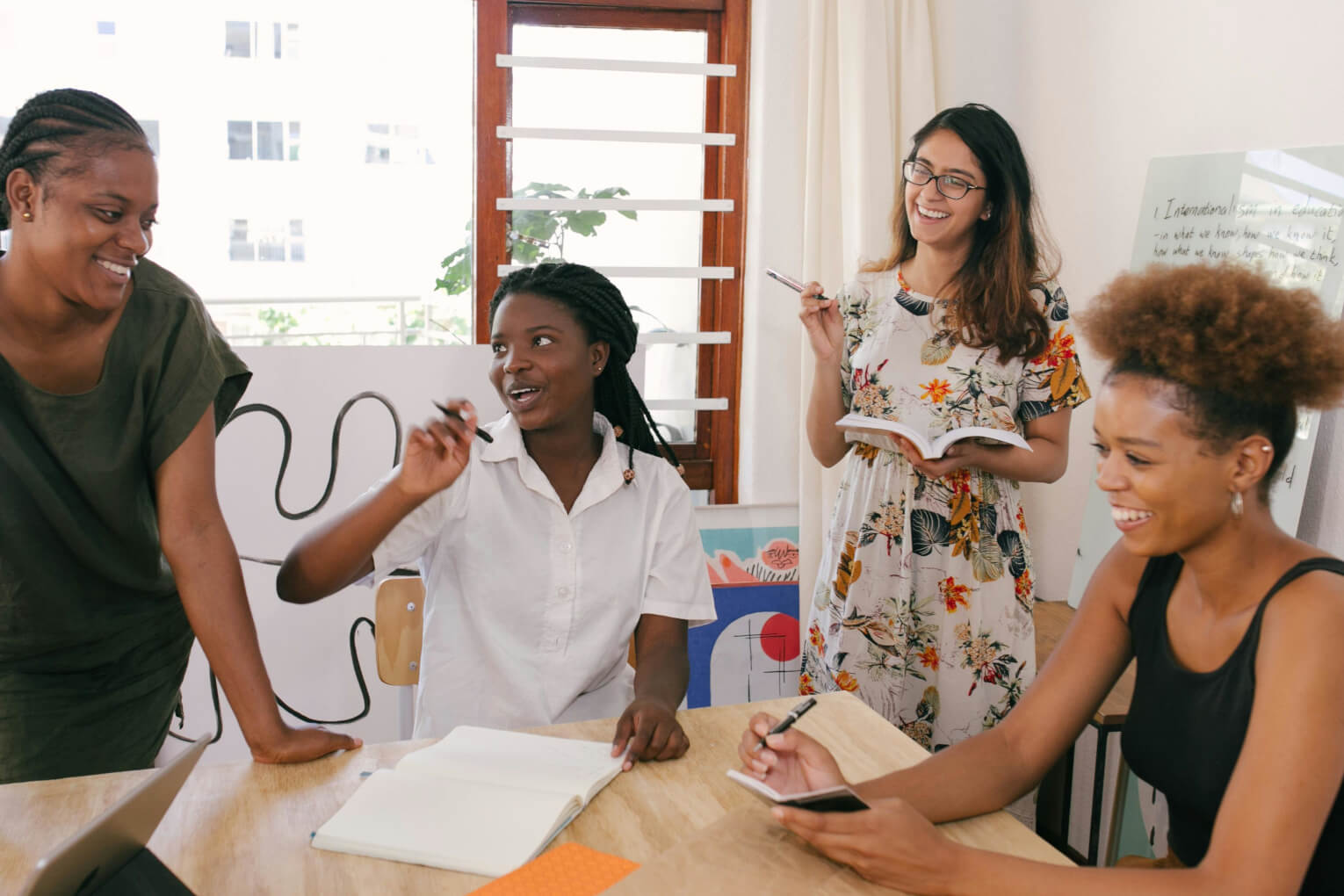36 ideas para ayudarte a honrar el Mes de la Historia Afroamericana en el trabajo